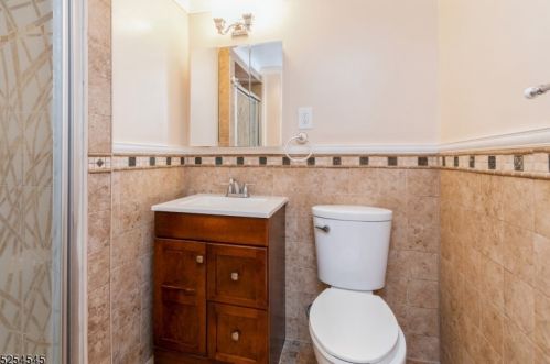 2 Green Tree Ln, Dover NJ  07801-4420 exterior