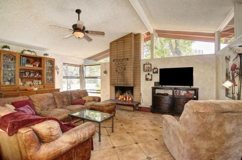 8777 Kelsey Dr, Elk Grove, CA 95624-1872
