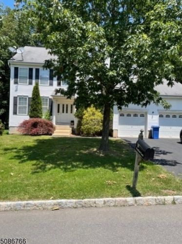 18 Woodfield Ct, Princeton, NJ 08540-8598