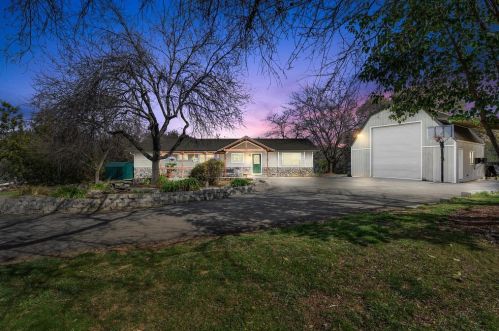 9140 Crater Hill Rd, Newcastle, CA 95658-9475