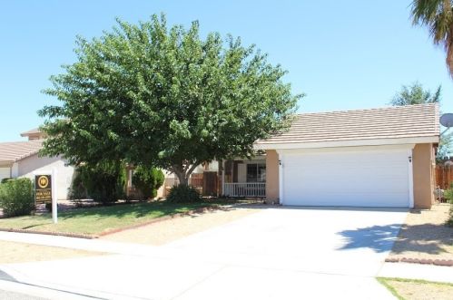 10769 Dove Ct, El Mirage, CA 92301-4192
