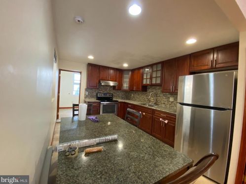 1739 10th St, Philadelphia PA  19122-2707 exterior