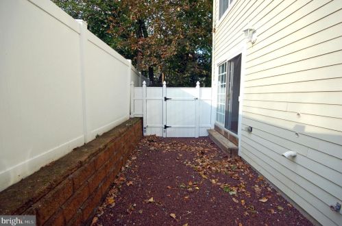 6 Torrey Ln, Princeton NJ 08542-3231 exterior