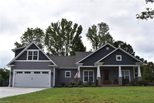 5204 Ventura Dr, Greensboro, NC 27406-9471