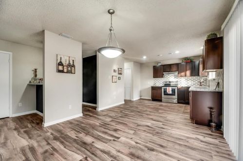 5500 Willow Cir, Fort Worth TX  76112-1952 exterior