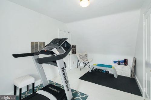 220 Washington Ave, Tavistock NJ 08033-3323 exterior