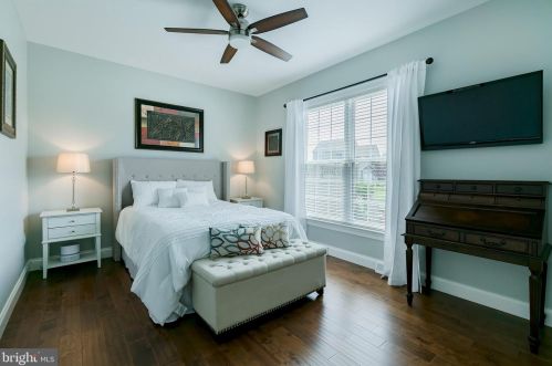 212 Shade Tree Dr, Lancaster PA  17603-5074 exterior