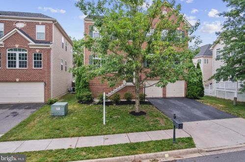 4421 Davis Fairfax Ln, Woodbridge, VA 22192-5580