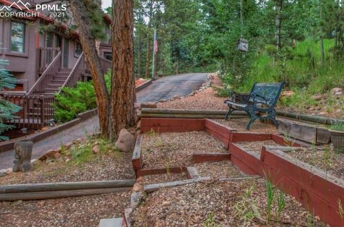 1070 Kings Crown Rd, Woodland Park CO 80863-7732 exterior