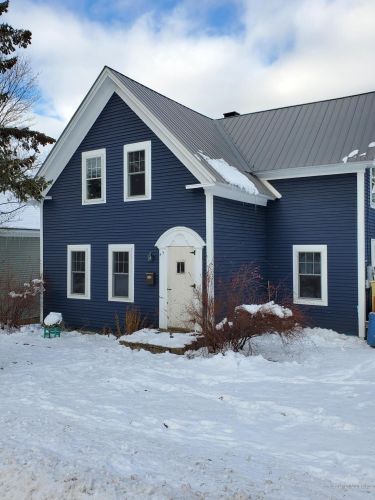 49 Blake St, Presque Isle, ME 04769-2432