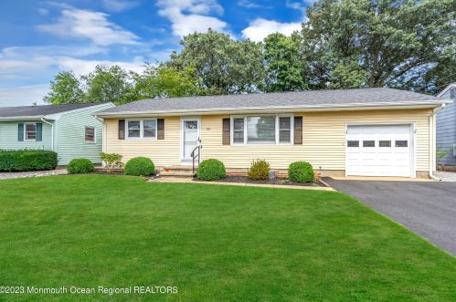 1313 Sleepy Hollow Rd, Point Pleasant Beach, NJ 08742-4250