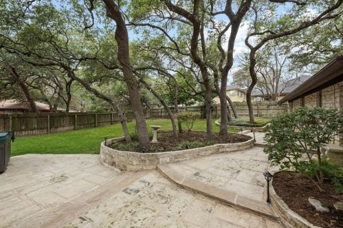 4602 Crk, Austin TX  78735-6401 exterior