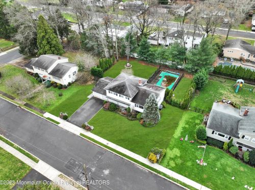 4 Judith Ct, Tinton Falls NJ  07712-4136 exterior