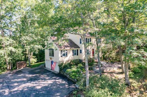 33 Buttonwood Dr, Hollis, NH 03049-6216