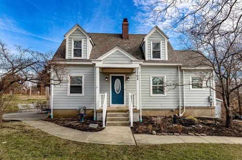 7702 Bridgetown Rd, Cincinnati, OH 45248-2026