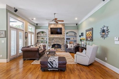 2507 Brookline Cir, Atlanta GA  30319-3690 exterior