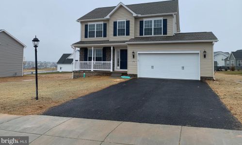 545 Ripple Dr, Hanover PA  17331 exterior