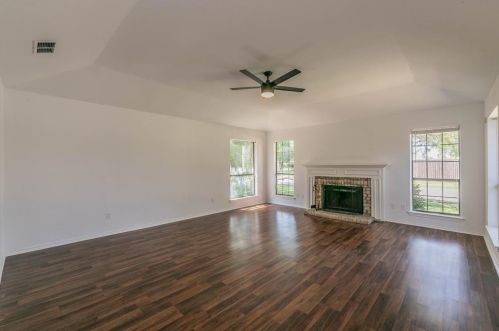 2406 Limestone Ln, Garland TX exterior