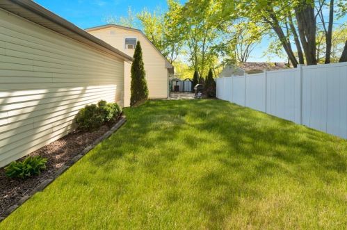 189 Garden Dr, Lemont IL  60440-2668 exterior