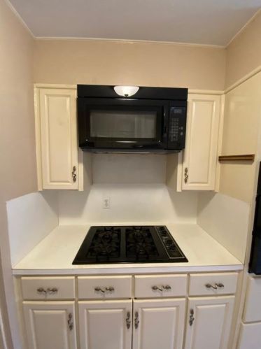 8709 Donna Gail Dr, Austin TX  78757-6955 exterior