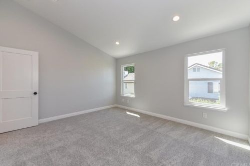 8 Henry, Irvine CA  92620-3256 exterior
