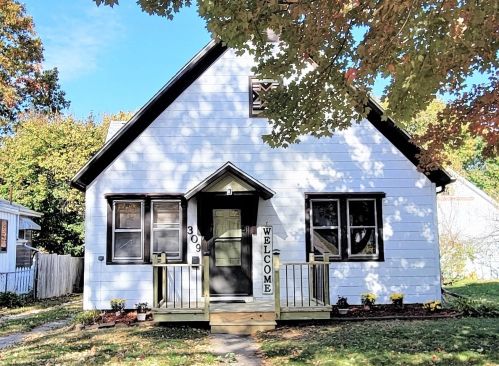 309 Spruce St, Nelson, IL 61021-3875