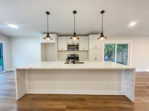 350 Whispering Brook Dr, Vista CA  92083-1956 exterior