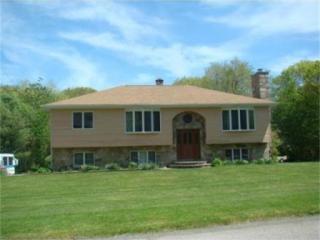 538 Demello Dr, Tiverton, RI 02878-2771