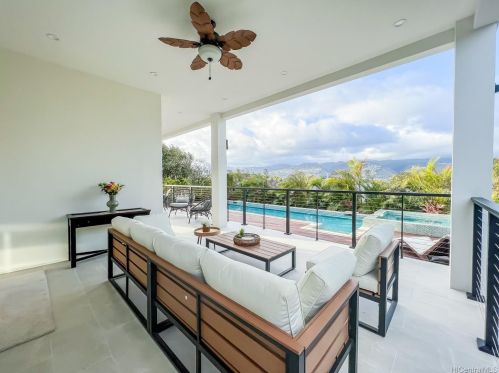 4126 Papu Cir, Honolulu HI  96816-4837 exterior
