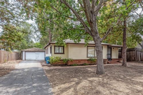 923 Shauna Ln, Palo Alto, CA 94306-3139