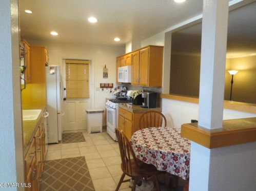 1742 Wallace St, Simi Valley, CA 93065-4840