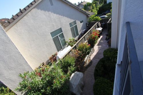 9859 Swainson Hawk Dr, Elk Grove, CA 95757-8214