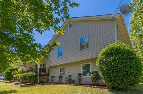 2404 Danver Ln, Buford, GA 30519-6437
