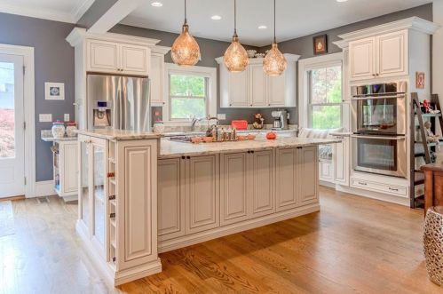 41 Washington St, Warren, RI 02885-3317