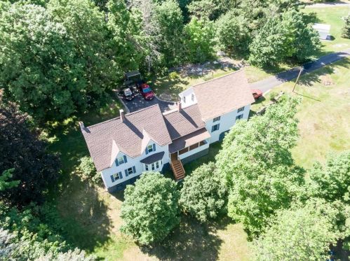 36 Winter St, Tilton, NH 03276-5409