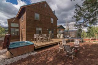 14182 Northwoods Blvd, Truckee CA  96161-7057 exterior