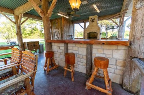 15302 Ben Wiggins Rd, Conroe TX  77303-4805 exterior