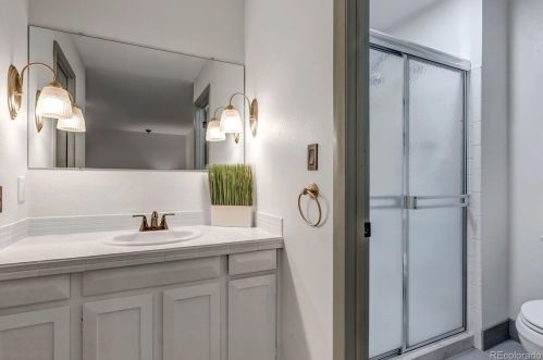 8022 Hinsdale Pl, Englewood CO  80112-1829 exterior