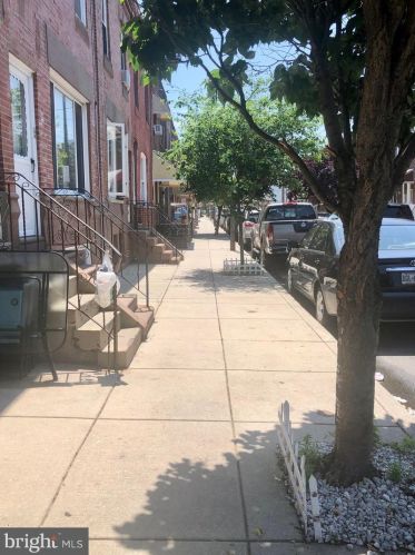 2523 12th St, Philadelphia, PA 19133-1124