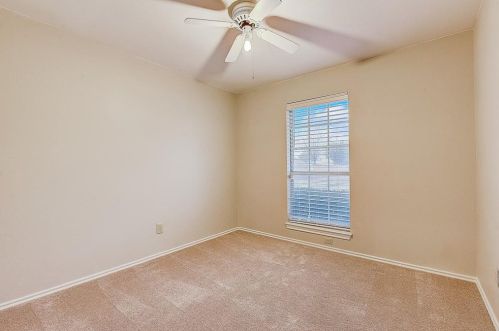 1422 Mapleview Dr, Carrollton TX 75007-6019 exterior