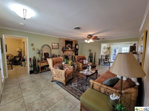 1702 Plantation Rd, Victoria, TX 77904-2206
