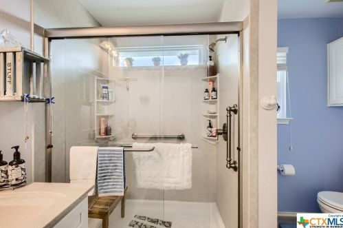 1329 Amberwood Loop, Uhland TX 78640-5515 exterior