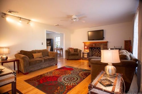 16 Todd Dr, Upper Stepney, CT 06468-2437