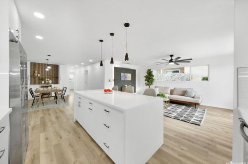 523 Kekupua St, Honolulu HI 96825-2303 exterior