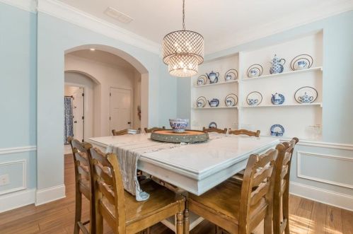 1648 Beacon Hill Blvd, Atlanta GA  30329-2556 exterior