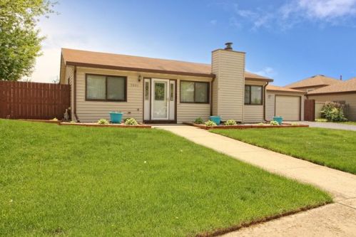 7661 Hickory Creek Dr, Frankfort, IL 60423-8902