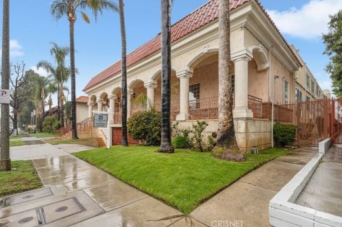 14335 Huston St, Van Nuys CA  91423-1862 exterior