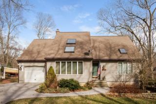 113 Spg Gln Rd, Niantic CT  06357-2032 exterior