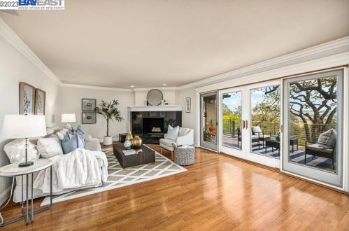 42 Golf Rd, Pleasanton, CA 94566-9752