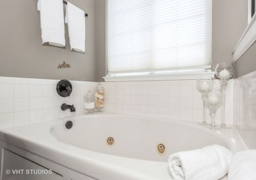 1425 Glenside Dr, Lemont IL  60490-5480 exterior